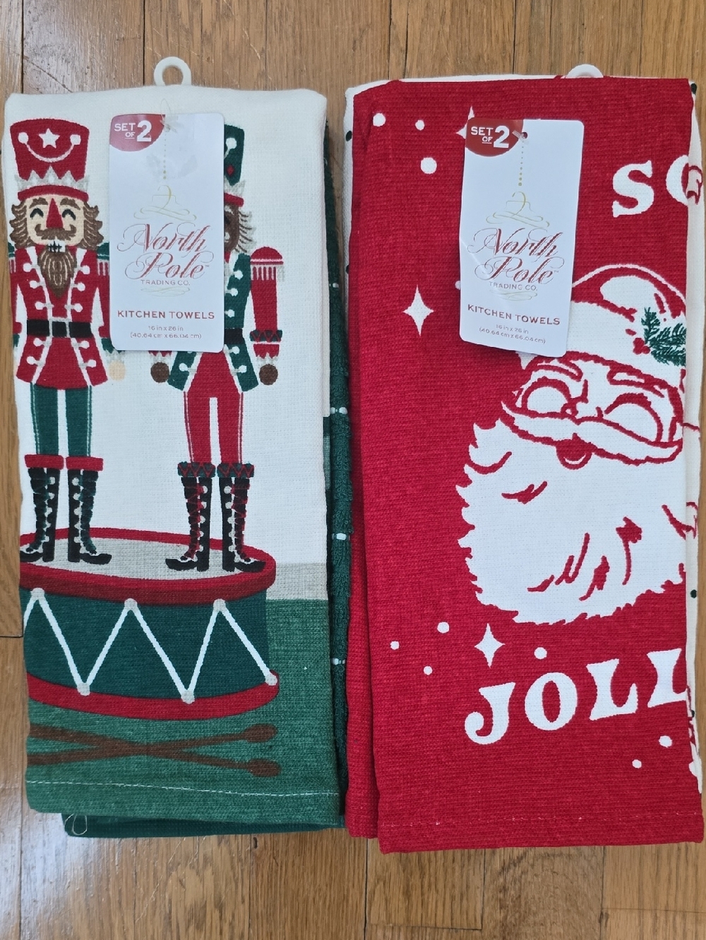 NORTH POLE TRADING CO BRAND HOLIDAY CHRISTMAS KITCHEN TOWELS BUNDLE OF 4 TOWELS